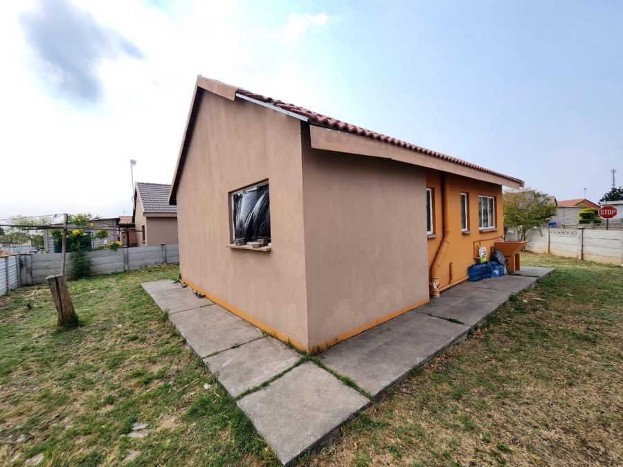 2 Bedroom Property for Sale in Freedom Park North West